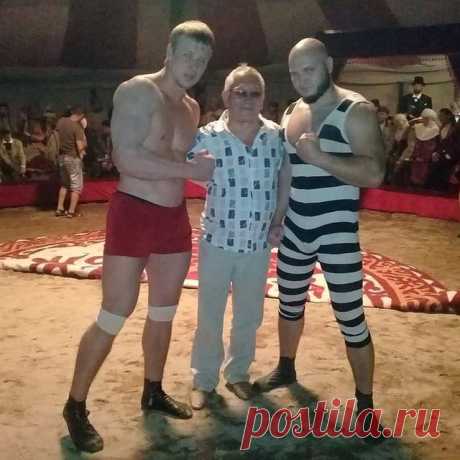 Photo by Евгений Простомолотов on August 07, 2021. May be an image of 3 people, people standing and indoor.