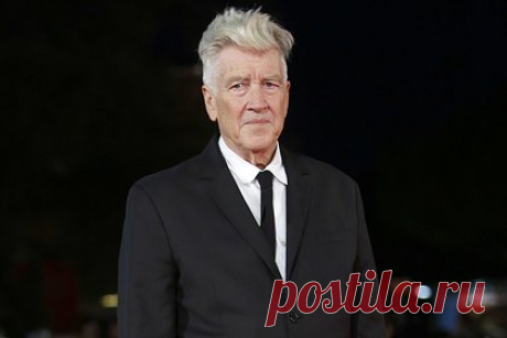 Режиссер Дэвид Линч назвал эпоху кинотеатров завершившейся. Голливудский кинорежиссер Дэвид Линч назвал эпоху кинематографа завершившейся из-за стриминговых платформ. По словам 77-летнего постановщика, точку в истории кинотеатров поставила пандемия коронавирусной инфекции. «Полнометражные фильмы переживают не лучшее время, их место заняли сериалы», — заявил он.