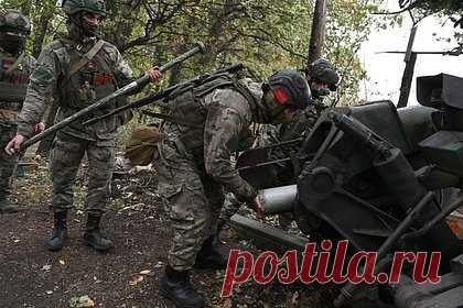 Российские военные отразили девять атак ВСУ на одном направлении. Российские военнослужащие отразили девять атак ВСУ на донецком направлении. По данным Минобороны России, живая сила и техника ВСУ были поражены в районах сел Андреевка и Орехово-Василевка в Донецкой народной республике. За сутки на этом направлении противник потерял до 485 бойцов.