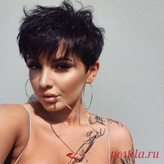 Что сделать с волосами, чтобы выглядеть дорого: 9 полезных советов Современная красота требует денег. Девушки стремятся каждый день выглядеть сногсшибательно. А что для этого нужно? Крутой автомобиль, модные брендовые