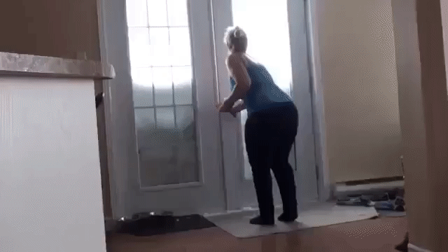 - Васька...!!! Рыбу будешь...???)))