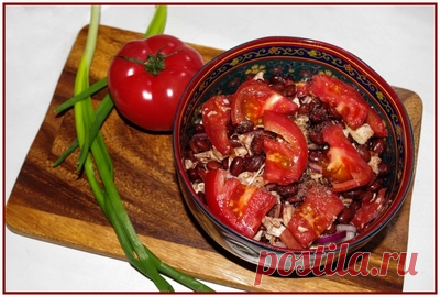 Салат из фасоли с курицей