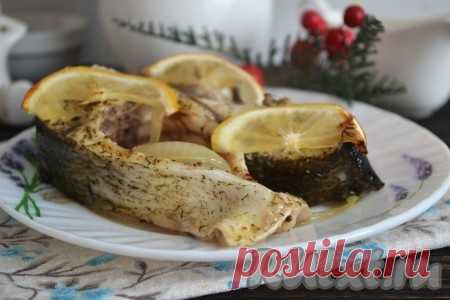 Как запечь толстолобика в духовке кусочками - 13 пошаговых фото в рецепте Запеченные, ароматные и сочные кусочки толстолобика могут стать коронным блюдом на обеденном столе, ведь рыбка получается невероятно вкусной! Да и для того чтобы запечь в духовке кусочки толстолобика, не понадобится ни много времени, ни сил. Правда надо учитывать, что эта рыба достаточно ...