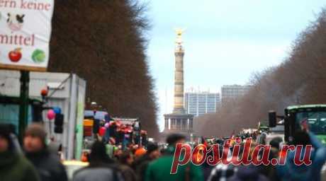 Экспедиторы ФРГ присоединились к акции протеста фермеров в Берлине. Немецкие экспедиторы также решили принять участие в акции протеста против экономической политики властей страны в центре Берлина, которую уже проводят германские фермеры. Читать далее