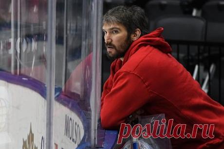 Овечкин назвал цель выступления в НХЛ. Российский нападающий «Вашингтон Кэпиталс» Александр Овечкин назвал цель выступления в Национальной хоккейной лиге (НХЛ). «Я всегда говорю, что остаться в одной команде на протяжении всей карьеры — моя цель. Здесь чувствую себя счастливым, мне комфортно в команде», — сказал форвард.