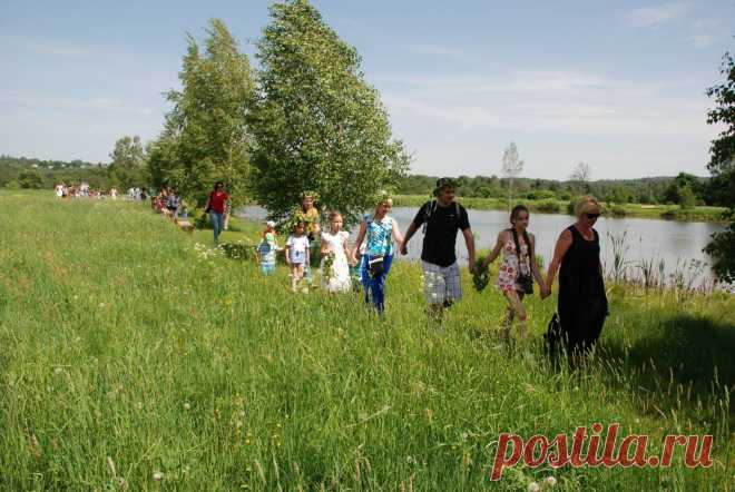 Праздник Троицы в усадьбе капитана Тараканова