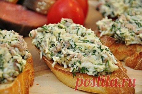 Закусочные бутерброды с печенью трески и сыром | Банк кулинарных рецептов