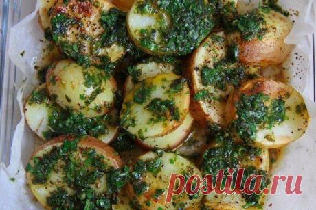 Картошечка по-деревенски с красной рыбкой | Готовим вместе