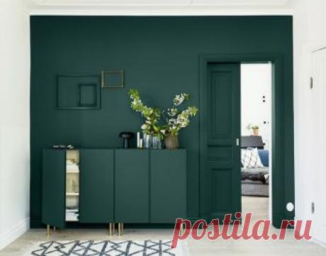 Как поразить гостей с порога: 9 потрясающих прихожих 1. Сделайте инсталляцию с фото и местом для хранения

В прихожей часто приходится ставить столик с выдвижными ящиками, которые быстро захламляются бумагами, ключами, солнечными очками&nbsp;и другими