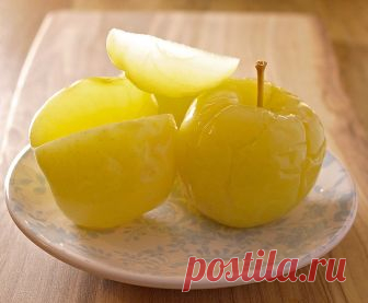 Моченые яблоки в банках — очень вкусная заготовка