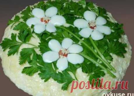 Салат с корейской морковью и грибами "Три цветка"