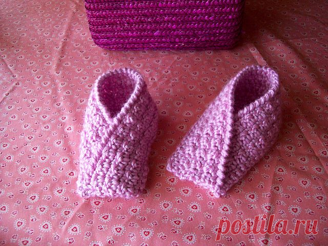 Crochet Toddler Slippers - DIY - AllDayChic