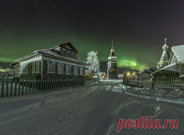 Конецдворье, село в Архангельской области на одном из островов в дельте Северной Двины. Фотограф – Михаил Карпов. Доброй ночи.