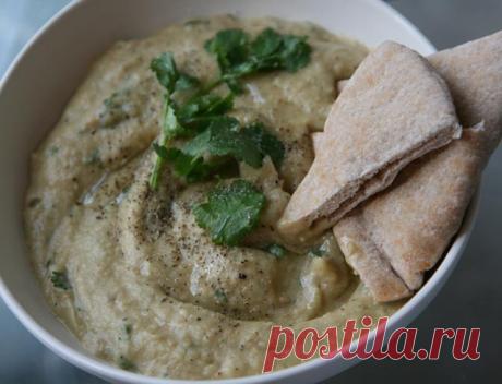 Patlidžan pašteta - Kuhinja24 Patlidžan pašteta Potrebni sastojci:2 patlidžana 1 luk 2 čehne bijelog luka 100 gr majoneze 1 kašičica senfa ½ limuna sok so, biber Način pripreme:Patlidžane izbockajte viljuškom pa pecite u renri... [Continue Reading]