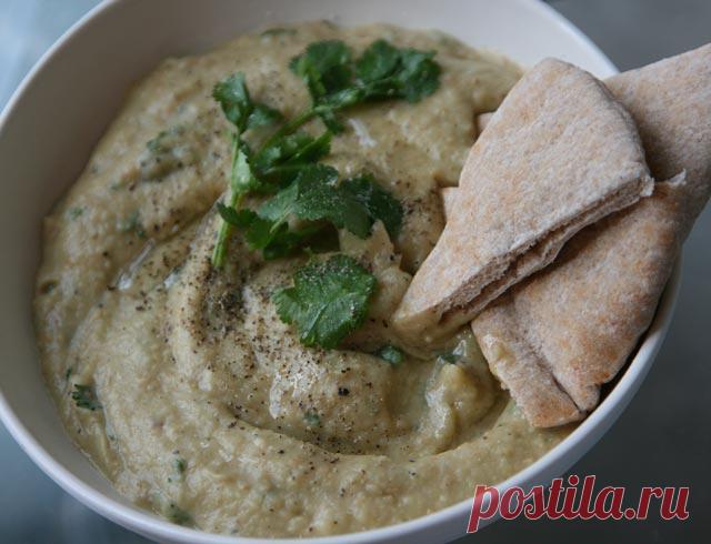 Patlidžan pašteta - Kuhinja24 Patlidžan pašteta Potrebni sastojci:2 patlidžana 1 luk 2 čehne bijelog luka 100 gr majoneze 1 kašičica senfa ½ limuna sok so, biber Način pripreme:Patlidžane izbockajte viljuškom pa pecite u renri... [Continue Reading]