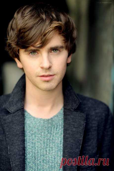 Фредди Хаймор (Freddie Highmore)
- 14 февраля, 1992