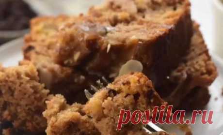 Пирог Шарлотка с грушей из миндального молока и кокосового сахара