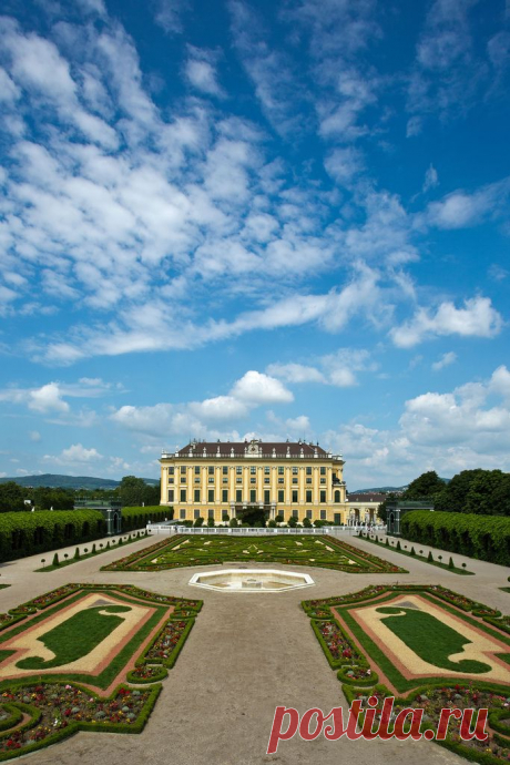 Schonbrunn Palace, Vienna (by Miche & Jon Rousell) | Vicki Kase приколол(а) это к доске Austria