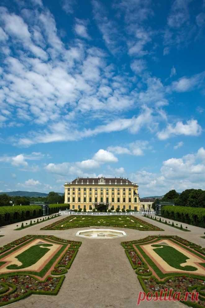 Schonbrunn Palace, Vienna (by Miche &amp; Jon Rousell) | Vicki Kase приколол(а) это к доске Austria