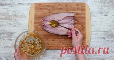 Скумбрия, запеченная на мангале