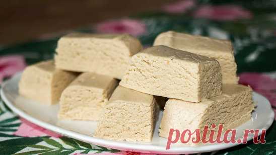 Вкусная домашняя халва 
Перепробовала огромное количество рецептов халвы и всё не то! То муки много, то сахара. Наконец, после нескольких неудач, удалось сделать настоящую халву, как в детстве.
Можно, конечно, купить в магазине, но домашняя лучше! Рекомендую!