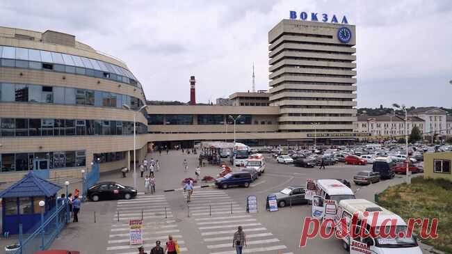 Из-за падения обломков БПЛА в Ростовской области задержаны более 50 поездов