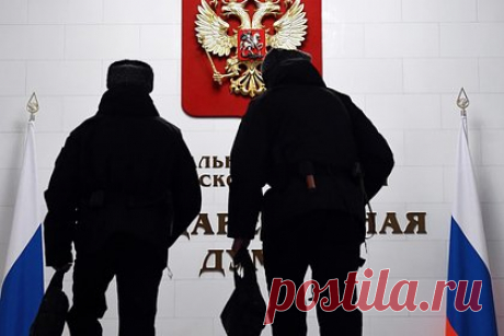 В Госдуме рассмотрят вопрос лишения мандатов двух депутатов-прогульщиков. Комиссии Госдумы по этике и мандатным вопросам планируют во вторник рассмотреть вопрос о лишении депутатских полномочий Василия Власова (ЛДПР) и Вадима Белоусова («Справедливая Россия — За правду»). По его словам, речь идет о длительном отсутствии парламентариев на заседаниях нижней палаты парламента и комитетов.