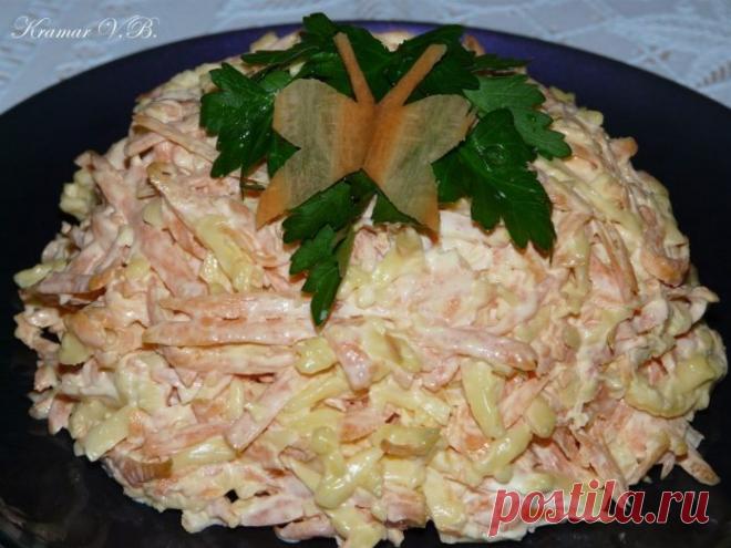 Всеми обожаемый морковный салат с сыром и чесноком
