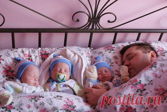 Папино счастье)))Давайте создадим своим детям финансовую независимость .Интересно пишем в личку  и смотрим мою ссылкуhttp://qps.ru/ctCJY