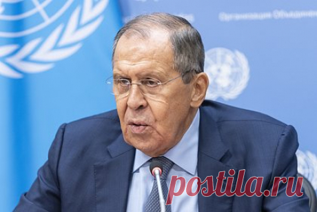 Лавров обвинил Запад в раскручивании ядерной риторики. Запад раскручивает в общественном обсуждении вопрос применения ядерного оружия, при этом пытаясь исказить действительное положение вещей и обвинить Россию в ядерной угрозе, заявил глава МИД России Лавров. Он также напомнил, как президент Украины Зеленский ранее назвал ошибкой отказ Киева от ядерного оружия.