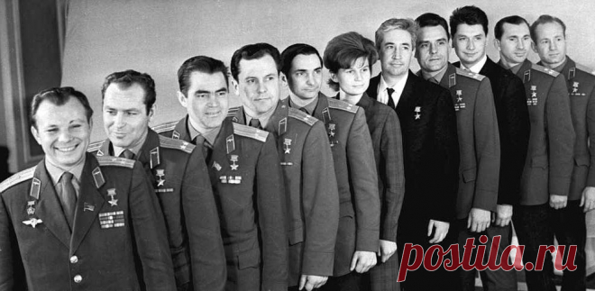 Советские космонавты СССР список Советские космонавты СССР это список из 72-х героев побывавших в космосе, которые провели множество экспериментов и испытаний.