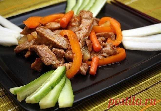 ​Свинина по-китайски Сохрани себе вкусный рецепт!Ингредиенты:Свиная шея — 350 гСахар-песок — 5 гИмбирь молотый — 1 ч. л.Морковь-мини — 100 гАнанасы консервированные — 200 гКрахмал картофельный — 15 гСоевый соус — 50 млМасло подсолнечное — 40 млПерец сладкий...