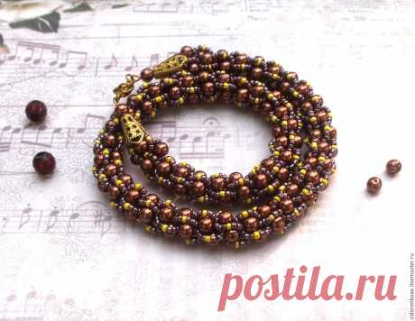 Жгут из бисера и бусин шоколадный и желтый Купить или заказать Жгут из бисера и бусин шоколадный и желтый в интернет-магазине на Ярмарке Мастеров. Колье выполнено в теплой кофейной гамме с добавлением желтого бисера, что придает ему живость и создает яркий акцент. Фурнитура под золото смотрится очень гармонично. Прекрасно подойдет и к повседневному наряду и как акцент к наряду. Еще больше украшений по ссылке, выберите подарки себе, друзьям и родным www.livemaster.ru/sidorenkoae?