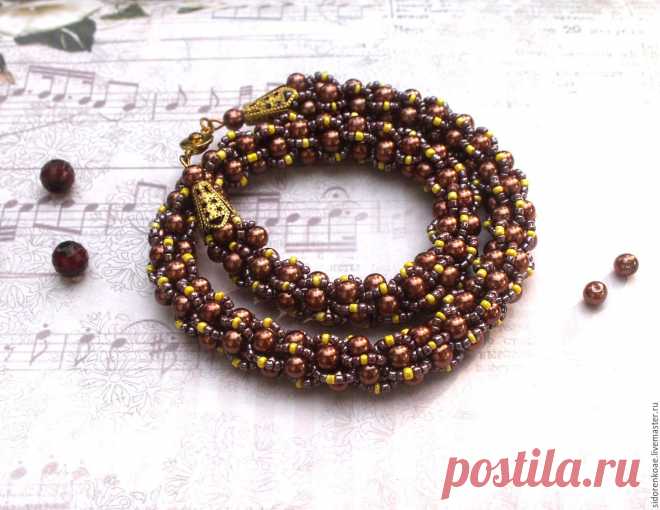 Жгут из бисера и бусин шоколадный и желтый Купить или заказать Жгут из бисера и бусин шоколадный и желтый в интернет-магазине на Ярмарке Мастеров. Колье выполнено в теплой кофейной гамме с добавлением желтого бисера, что придает ему живость и создает яркий акцент. Фурнитура под золото смотрится очень гармонично. Прекрасно подойдет и к повседневному наряду и как акцент к наряду. Еще больше украшений по ссылке, выберите подарки себе, друзьям и родным www.livemaster.ru/sidorenkoae?