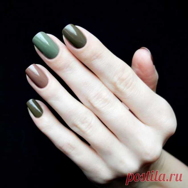 Шанель стоит уважать хотя бы за джинсовую коллекцию и вот за эту #chanelnailpolish #chanellevernis #chanelkhaki #chanelkhakivert #chan
