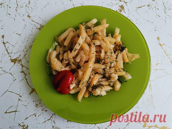 Картофель-фри в мультиварке - рецепт на vse-o-ede-online.ru Картофель-фри, приготовленный в мультиварке, является очень простым и быстрым рецептом приготовления этого блюда. Процесс приготовления включает в себя обжаривание картофеля до золотистой корочки