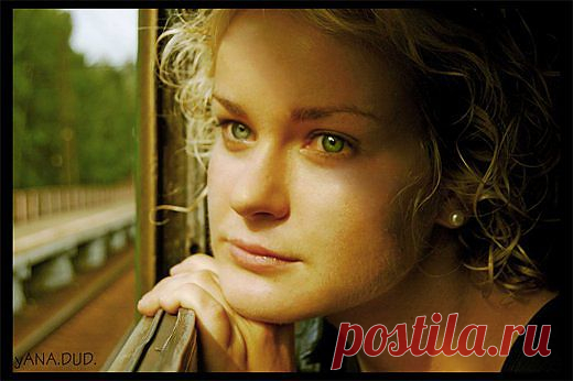 Рассыпался сентябрь янтарною печалью... (Марина Есенина) / Стихи.ру - национальный сервер современной поэзии