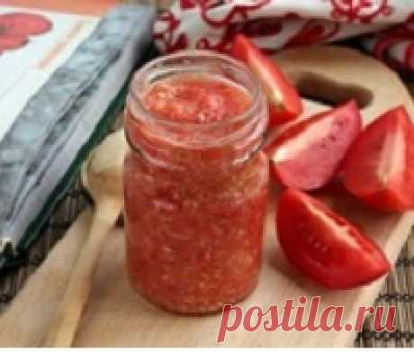 Хреновина на зиму - самые вкусные рецепты приготовления Хреновина на зиму рецепт приготовления классический с помидорами и чесноком. Хреновина на зиму: рецепт чтобы не закисла. Хреновина: рецепт с горьким, острым перцем Чили. Хреновина: рецепт с красной свеклой. Калорийность. Фото. Видео.
