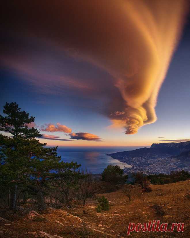 Облака Asperatus. Крым.