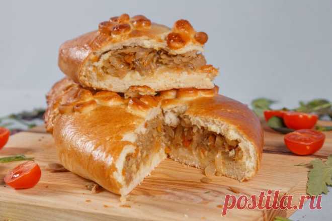 Пирог с капустой | Женские секреты Пирог просто шикарный, а какой вкусный! ИНГРЕДИЕНТЫ тесто: молоко - 150 мл. сухие дрожжи - 6 гр. сахар - 2 ст.л. мука - 250 гр. яйца - 1 шт. растительное