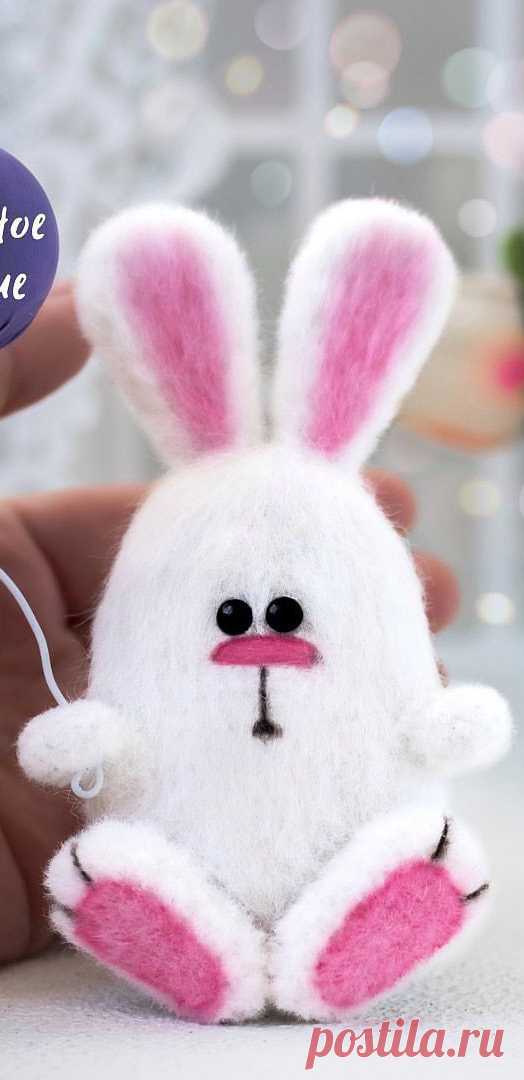 PDF Пасхальный зай крючком. FREE crochet pattern; Аmigurumi animal patterns. Амигуруми схемы и описания на русском. Вязаные игрушки и поделки своими руками #amimore - заяц, зайчик, пасхальный кролик, зайчонок, зайка, маленький крольчонок к Пасхе.