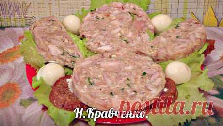 Куриный рулет с орехами в пластиковой бутылке — лучше любой колбасы Всегда хочется еще! Ингредиенты: курица – 1,3-1,5 кг,грецкие орехи – 80-100 гр,чеснок – 3-4 зубчика,желатин – 30 гр,соль, перец. Приготовление: Нарезаем курицу кусками и кладем ее в сковородку с толстыми стенками...