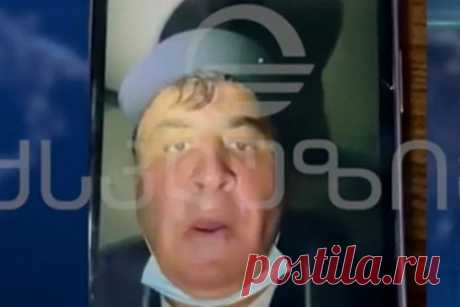 Саакашвили из контейнера с продуктами записал видео о похищении. Бывший президент Грузии Михаил Саакашвили по дороге на родину записал видео, в котором заявил о своем похищении. Кадры сделаны из контейнера с молочными продуктами на судне «Вильнюс», в котором политик прибыл из Украины в порт Поти. Журналисты предположили, что Саакашвили не до конца доверял своему «проводнику».