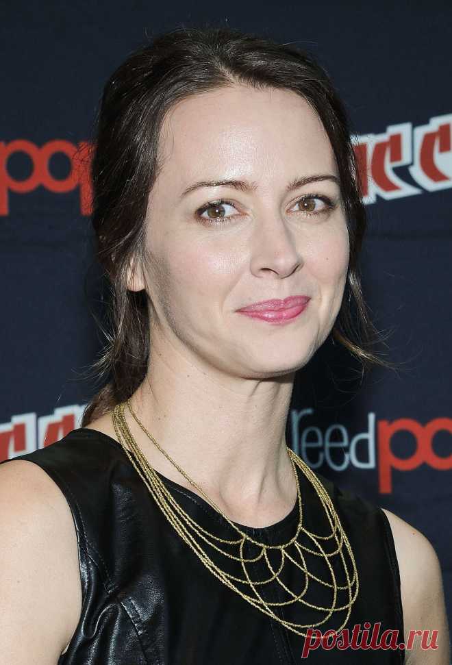 Эми Экер, 5 декабря, 1976