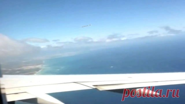 На подлете к Лондону пассажир самолета заснял НЛО