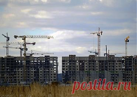 Правительство РФ запустит новую программу по строительству доступного жилья для российских семей. В срок до конца 2017 года необходимо построить около 25 млн кв. м жилья экономкласса, что даст возможность 460 тыс. семей приобрести жилье по ценам ниже рыночных. Об этом заявил премьер-министр Российской Федерации Д. Медведев в рамках заседания президиума совета по вопросам реализации приоритетных нац. проектов и демографической политике. По словам премьера..