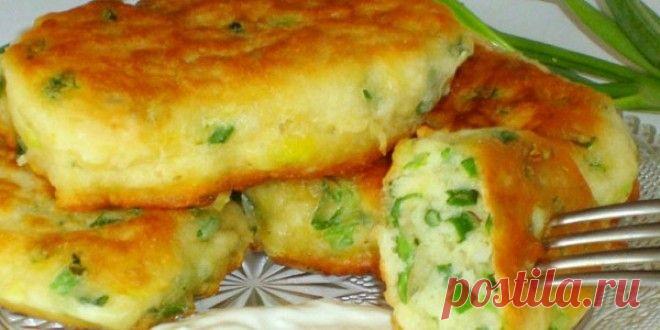 Быстрые пирожки с яйцом и зеленым луком 

Ингредиенты:


кефир — 300 миллилитров;
сода пищевая — половину чайной ложки;
яйца куриные — 2 сырых и два вареных;
лук зеленый;
соль — по вкусу;
мука — 1,5 стакана.


Пошаговый рецепт


В подогреты…