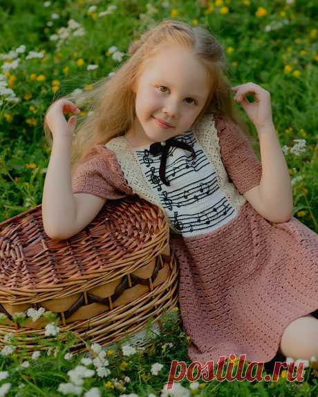 Photo shared by АНАСТАСИЯ КОРОЛЕНКО/ МК on August 29, 2021 tagging @akhmetova_model. May be an image of person, child, standing and outdoors.
