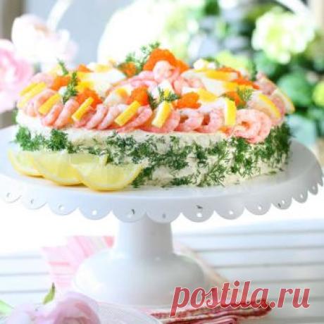 Smörgåstårta med räkor - enkelt recept på fantastiskt god skagentårta Enkelt recept på smörgåstårta med räkor. En perfekt buffétårta för den som gillar skagenröra. Lättlagad och fantastiskt god och somrig. Ett gott inslag till midsommar, studentfest eller sommarlunchen.