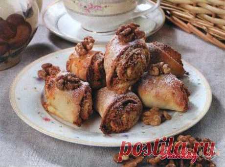Рулетики медовые с орехами